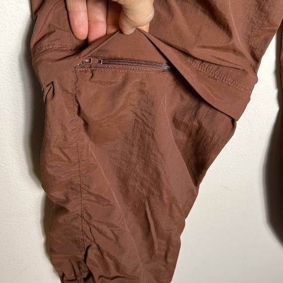 REI Women’s Brown Cargo Pants size 4 - Picture 5 of 13